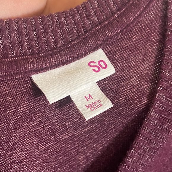 Sweaters - Picture 4 of 9